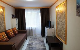 1Центр2окремі спальні 2поверх балкон біля озера